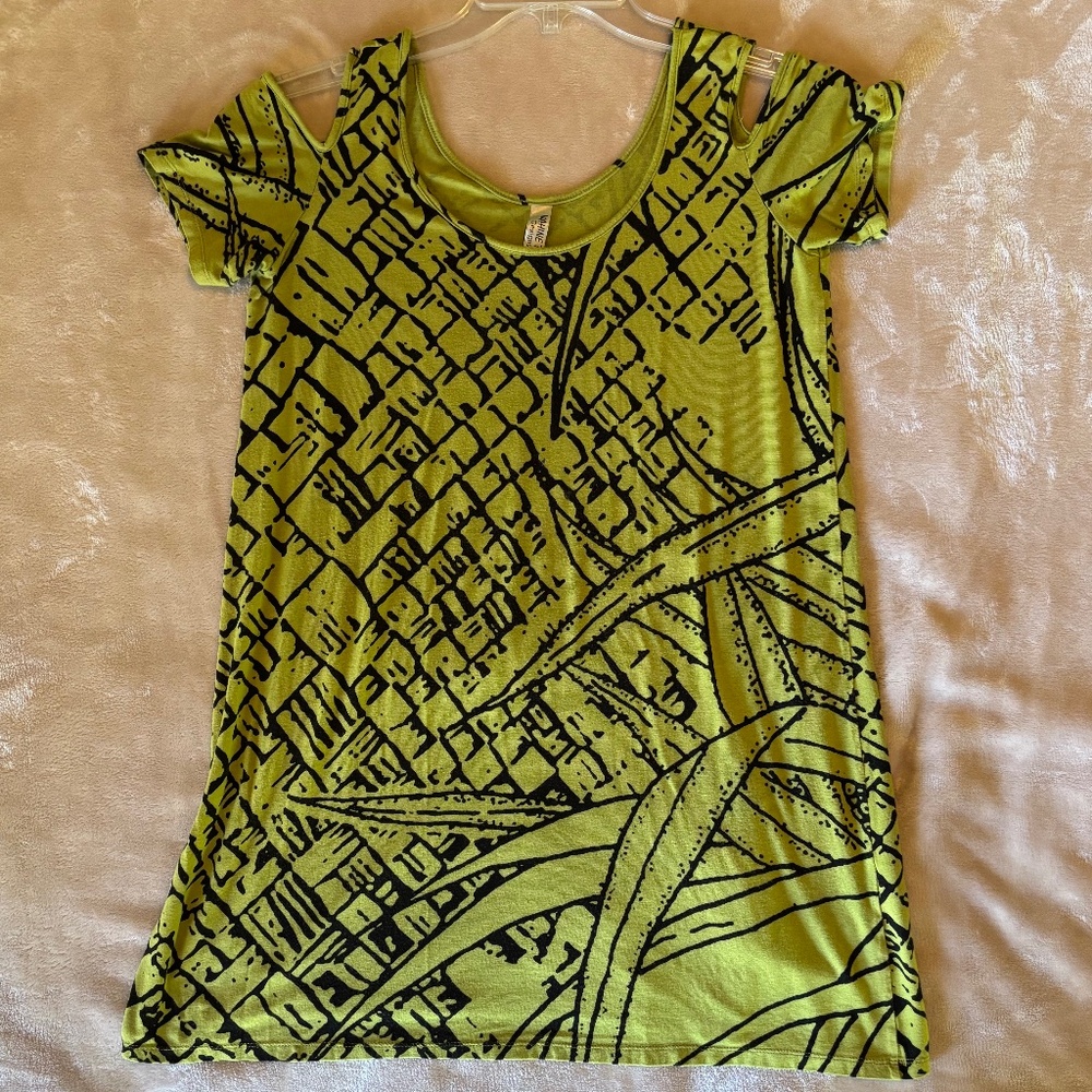 VGUC Women's XS dress, Wahine Toa, designed in Hawaii